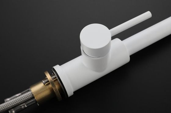 SUS304 Dapur Extendable Pull Out Sink Faucet Tap Dengan Sprayer Mat putih